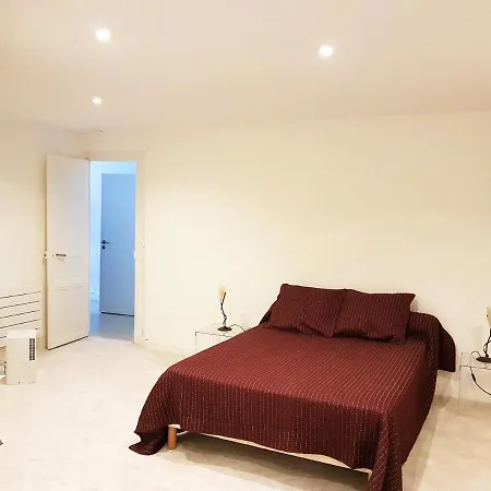 Cosy A 65 M² Avec Jardin Terrasse شقة *